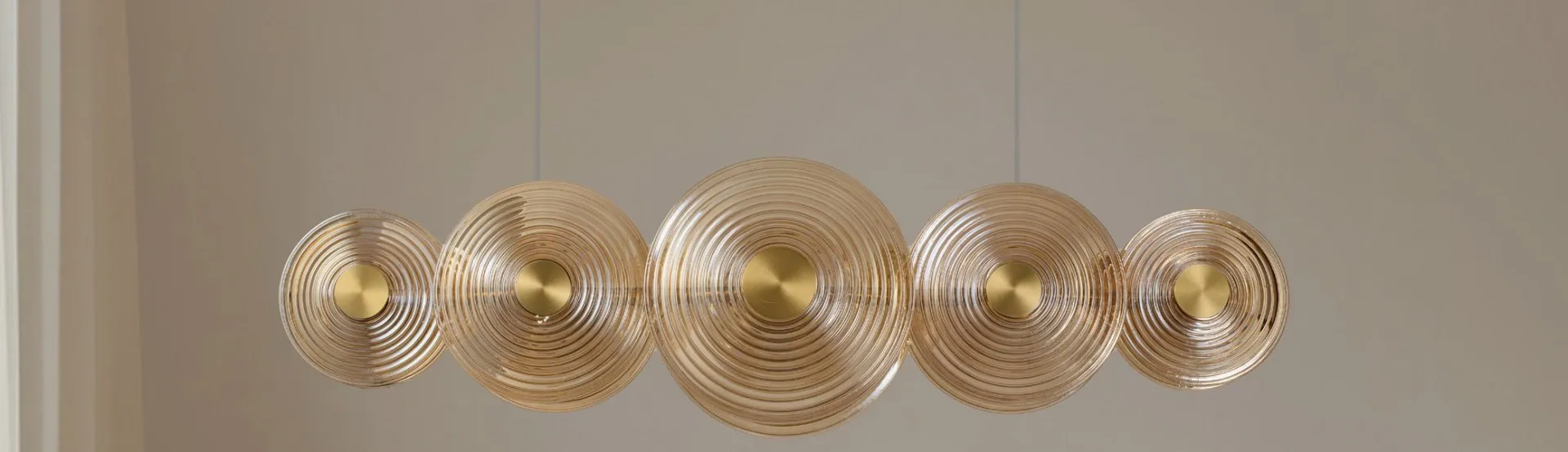 Dlaczego warto wybrać lampy LED z funkcją ściemniania do strefy relaksu?